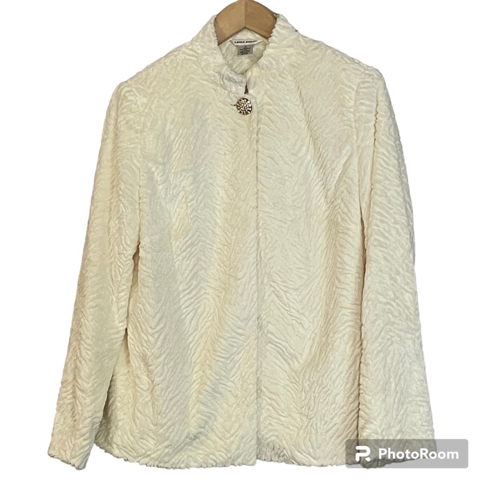 Laura Ashley Ivory jacket with one rhinestone closure. Faux fur, women’s M